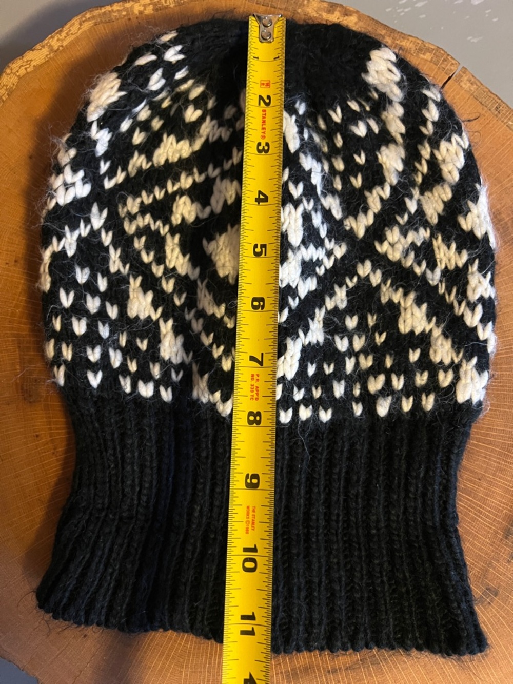 American Eagle Outfitters Knit Distressed Black and White Heart Print Beanie - Picture 11 of 16